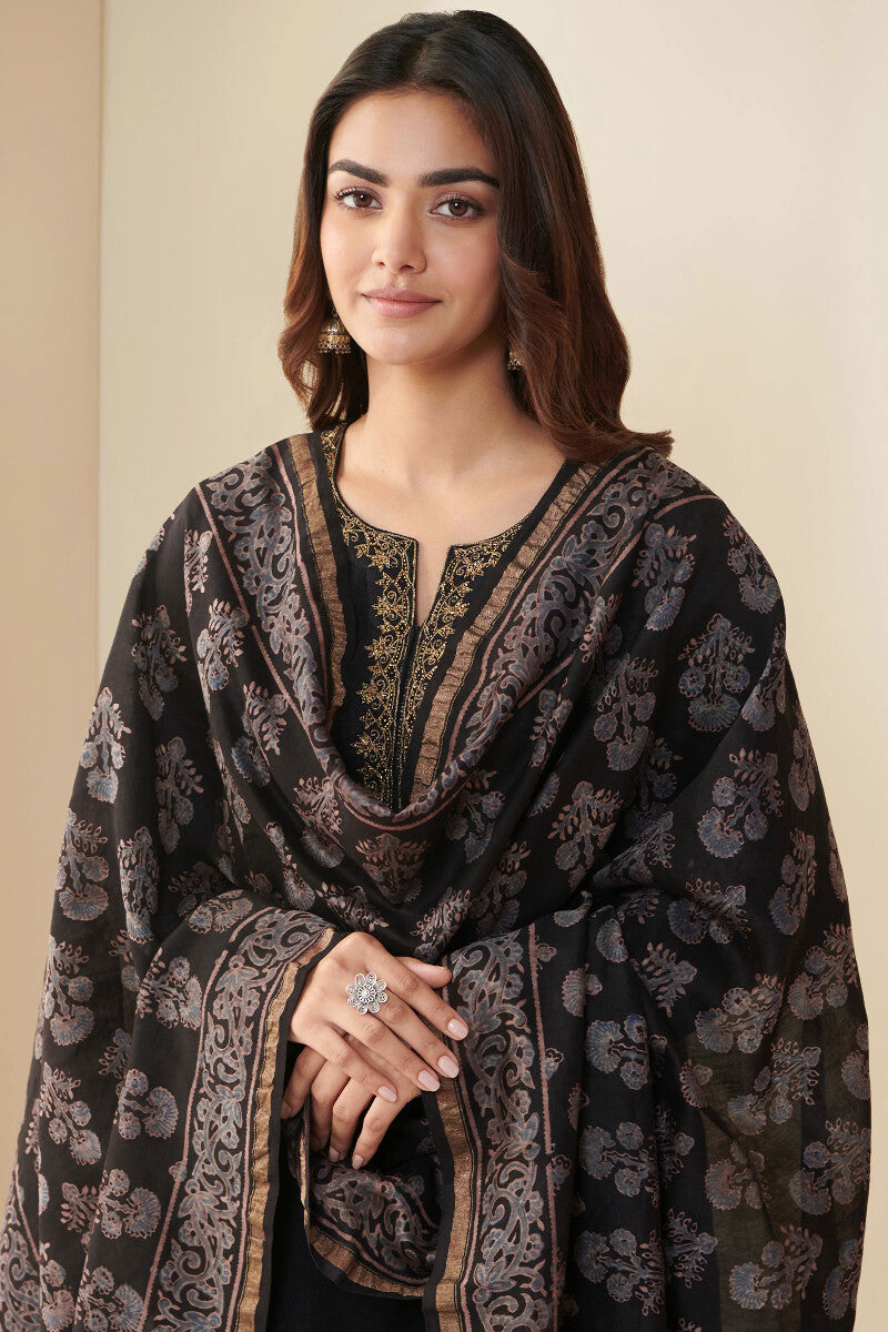 Naadirah Tazmeen Ajrak Chanderi Dupatta