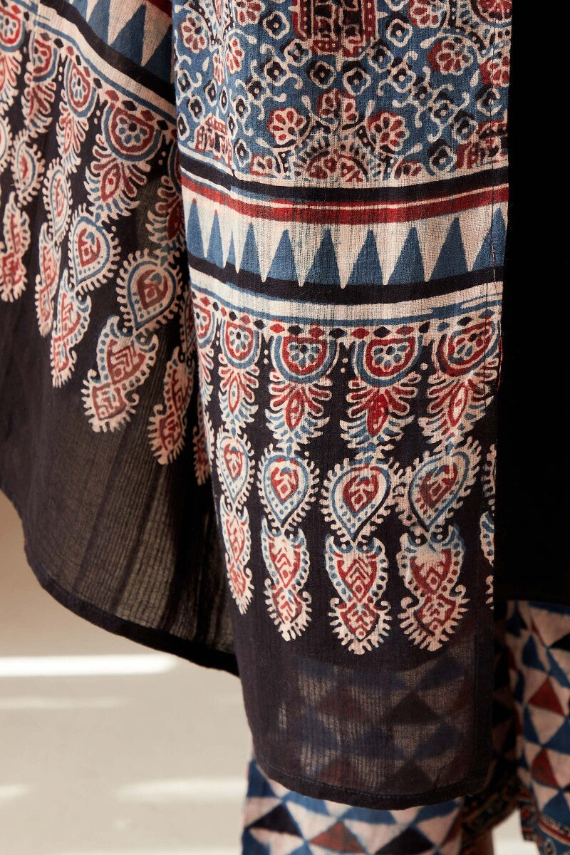 Sehra Mehnaz Ajrak Dupatta