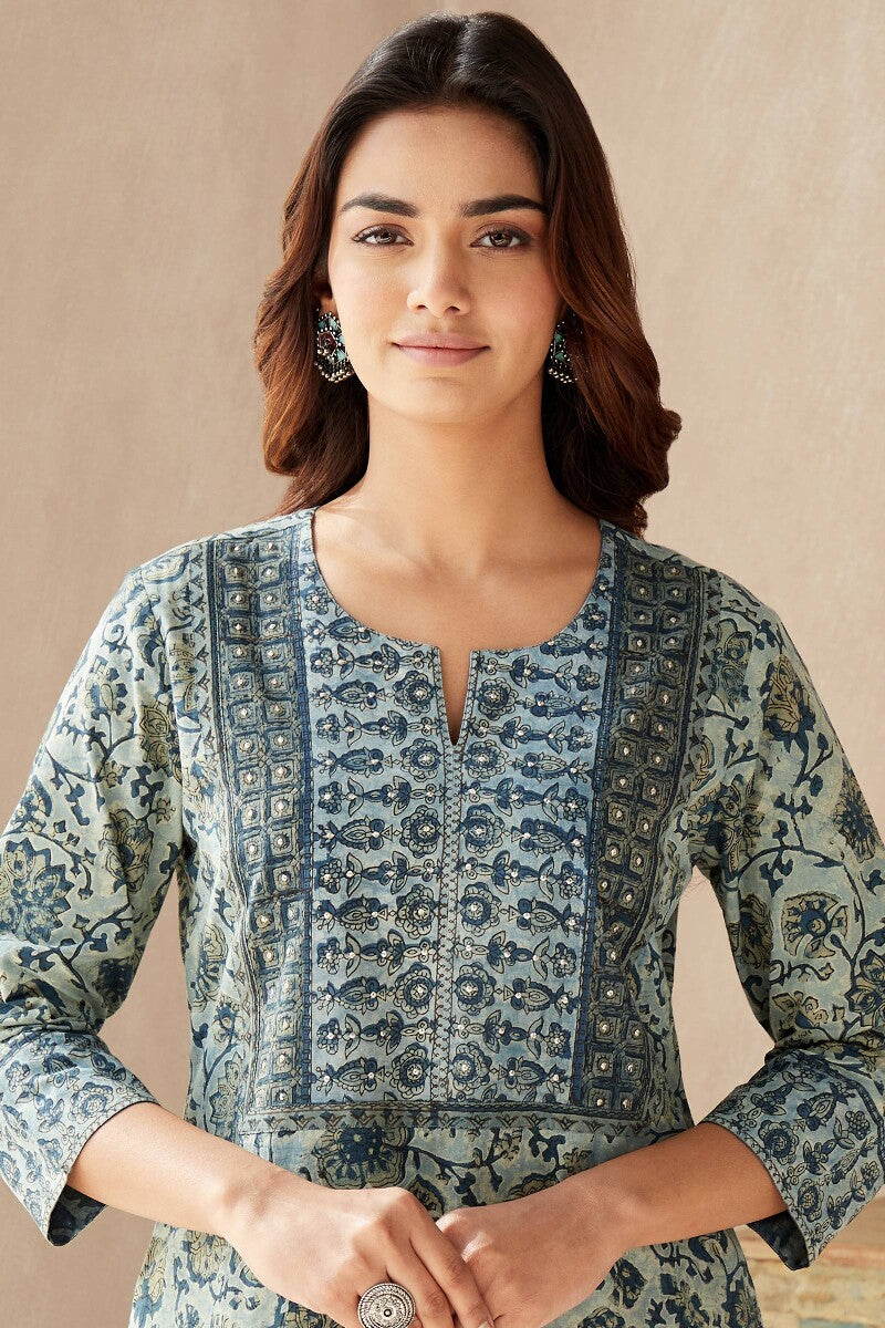 Sehra Nagma Akola Kurta