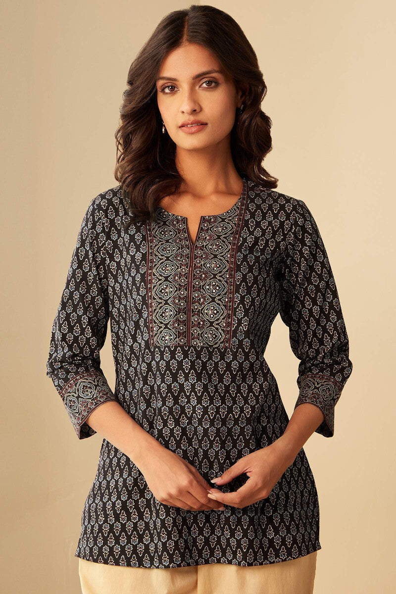 Sehra Ruhani Ajrak Top