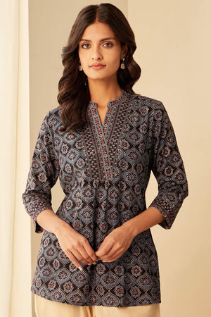 Sehra Nahid Ajrak Top