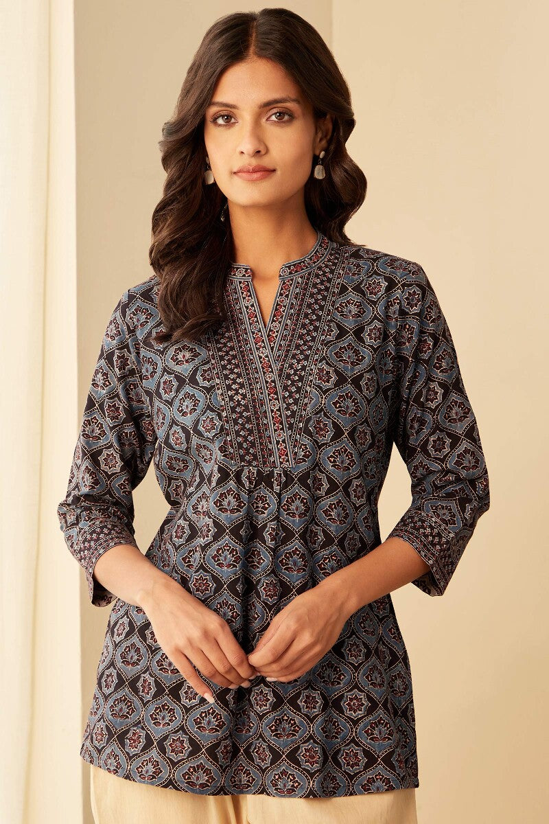 Sehra Nahid Ajrak Top