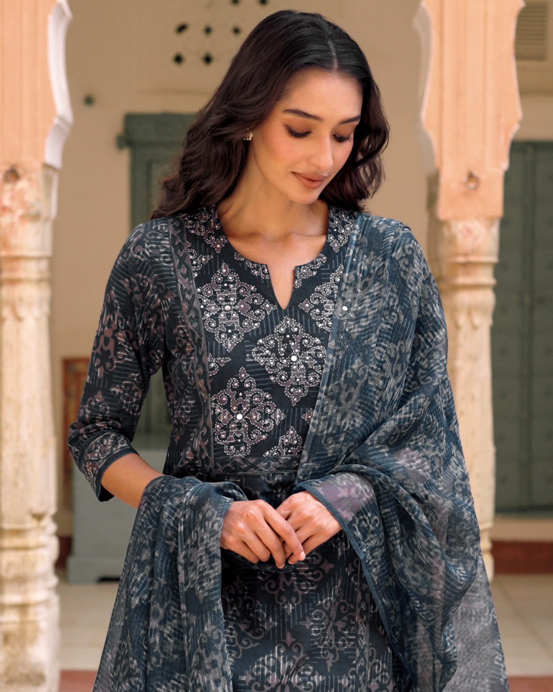 Rehnuma Afreen Akola Dabu Kurta
