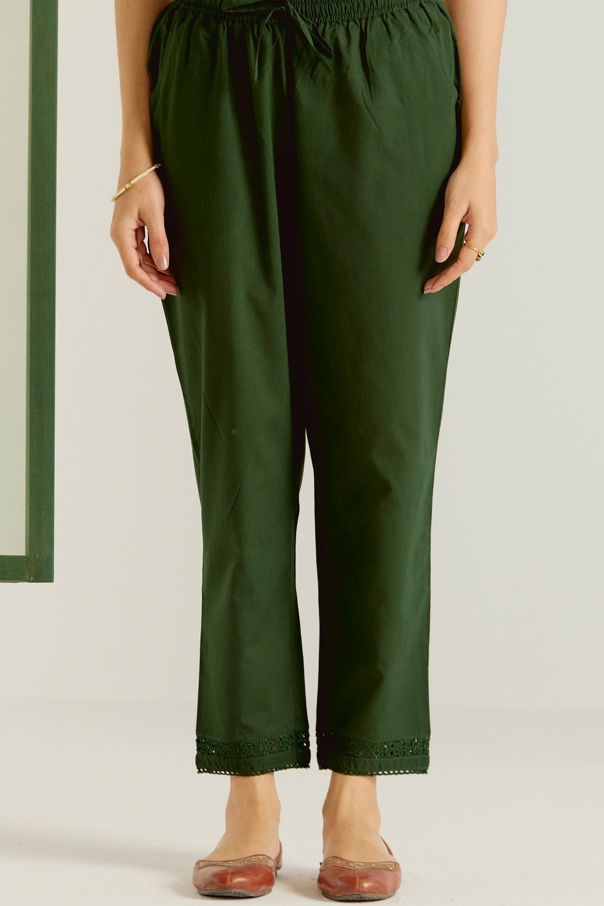 Surplus: Roza Sehr Olive Green Narrow Pants