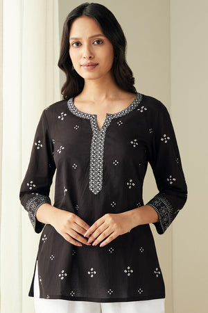 Mehnaz Seerat Sanganeri Top