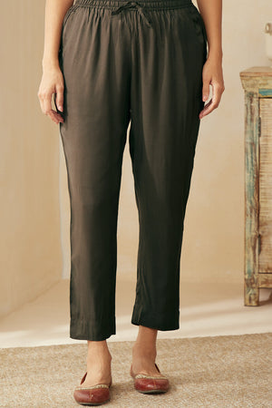 Mahnoor Seerat Narrow Pants