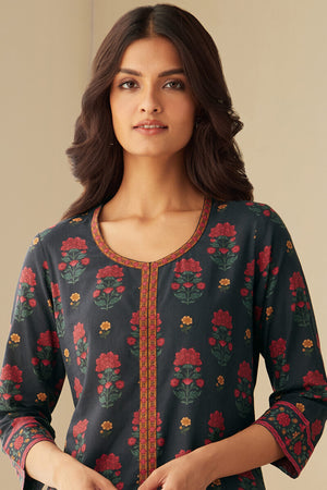 Mahnoor Zarina Kurta