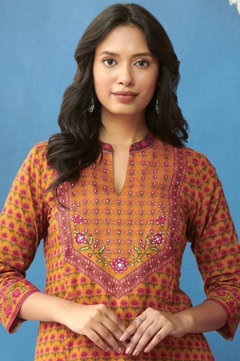 Surplus: Mahnoor Ameera Kurta