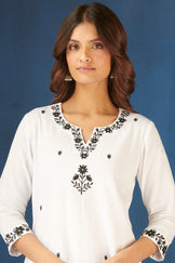 Surplus: Mirza Sehreen Kurta