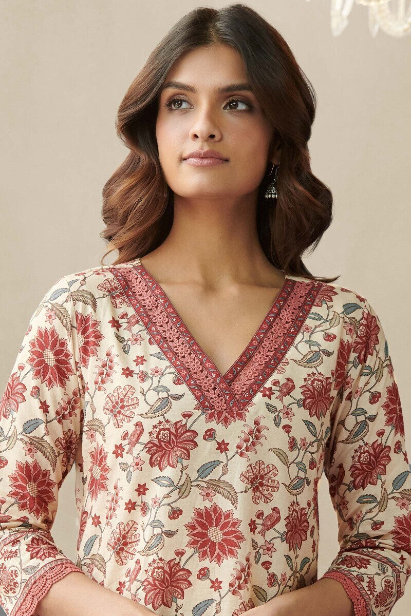 Mahnoor Maryam Kurta