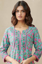 Mehreen Nazneen Kurta