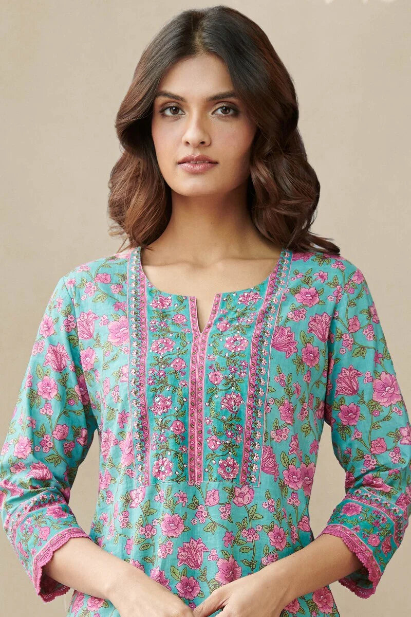 Surplus: Mehreen Nazneen Kurta