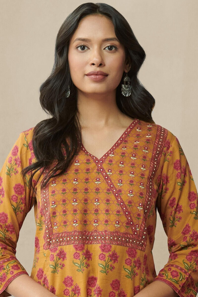Mahnoor Zainab Kurta