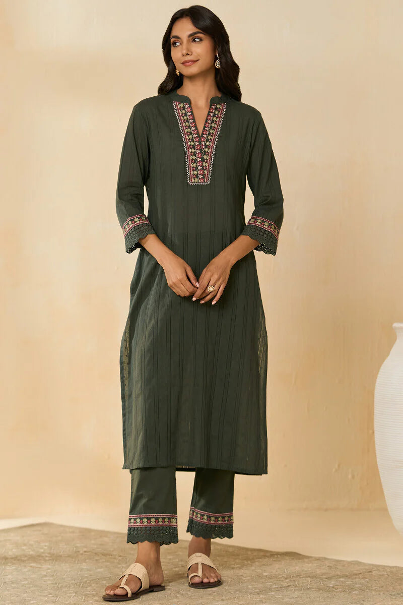 Surplus: Mehraab Mahi Kurta