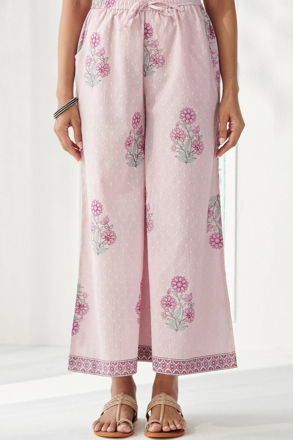 Gulbahar Zeinab Sanganeri Palazzo