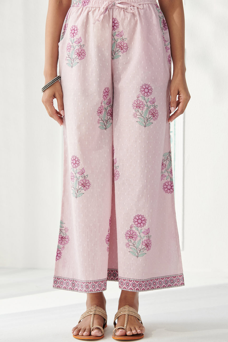 Gulbahar Zeinab Sanganeri Palazzo