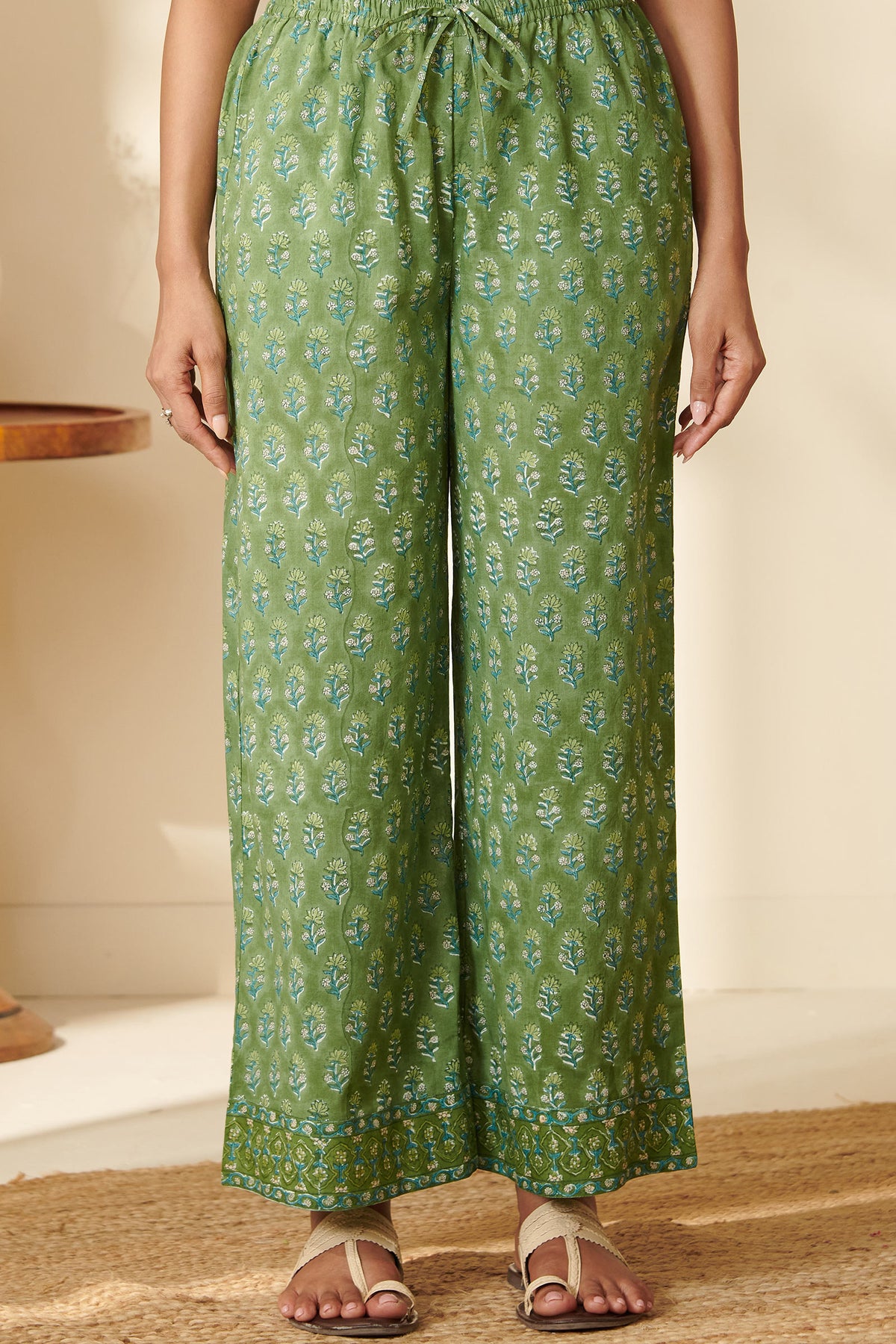 Gulbarg Niyati Sanganeri Farsi