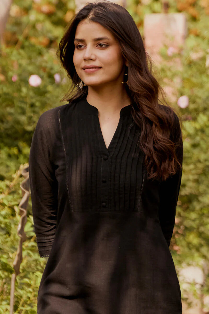 Surplus: Roza Nida Black Kurta