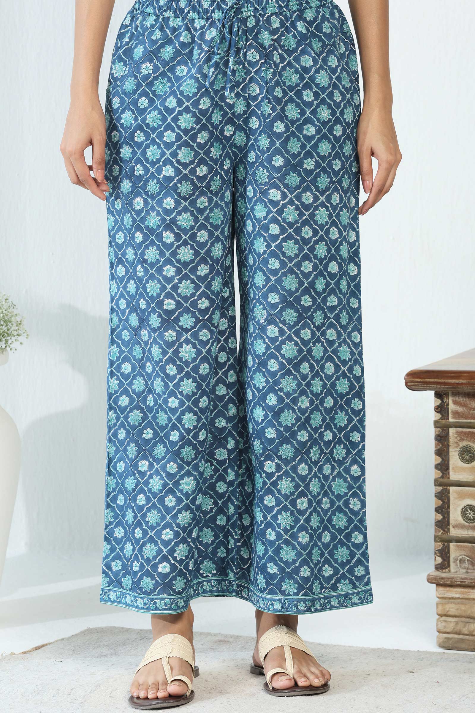 Neelofar Sureena Sanganeri Farsi