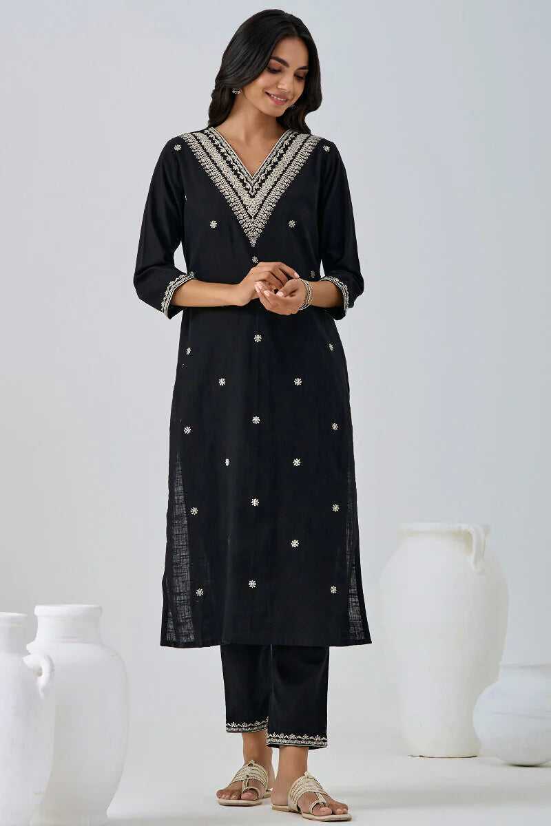 Surplus: Mehraab Mumtaz Kurta