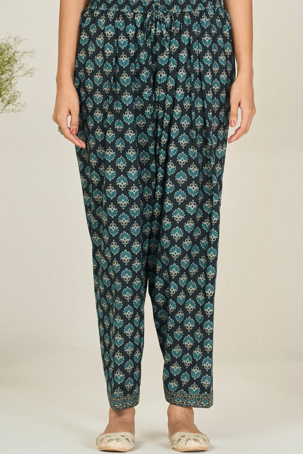 Rafey Rangrez Rangrez Naisha Salwar – Farida Gupta India