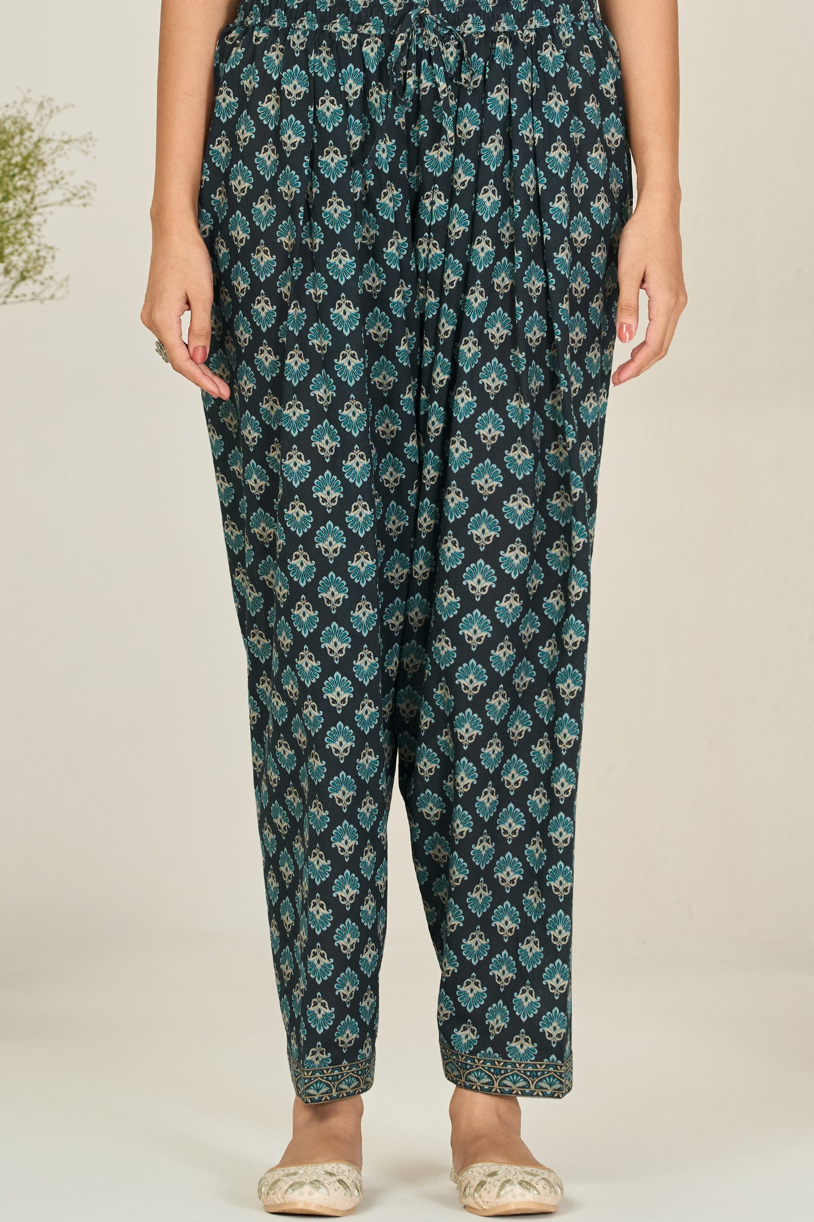 Rangrez Naisha Salwar