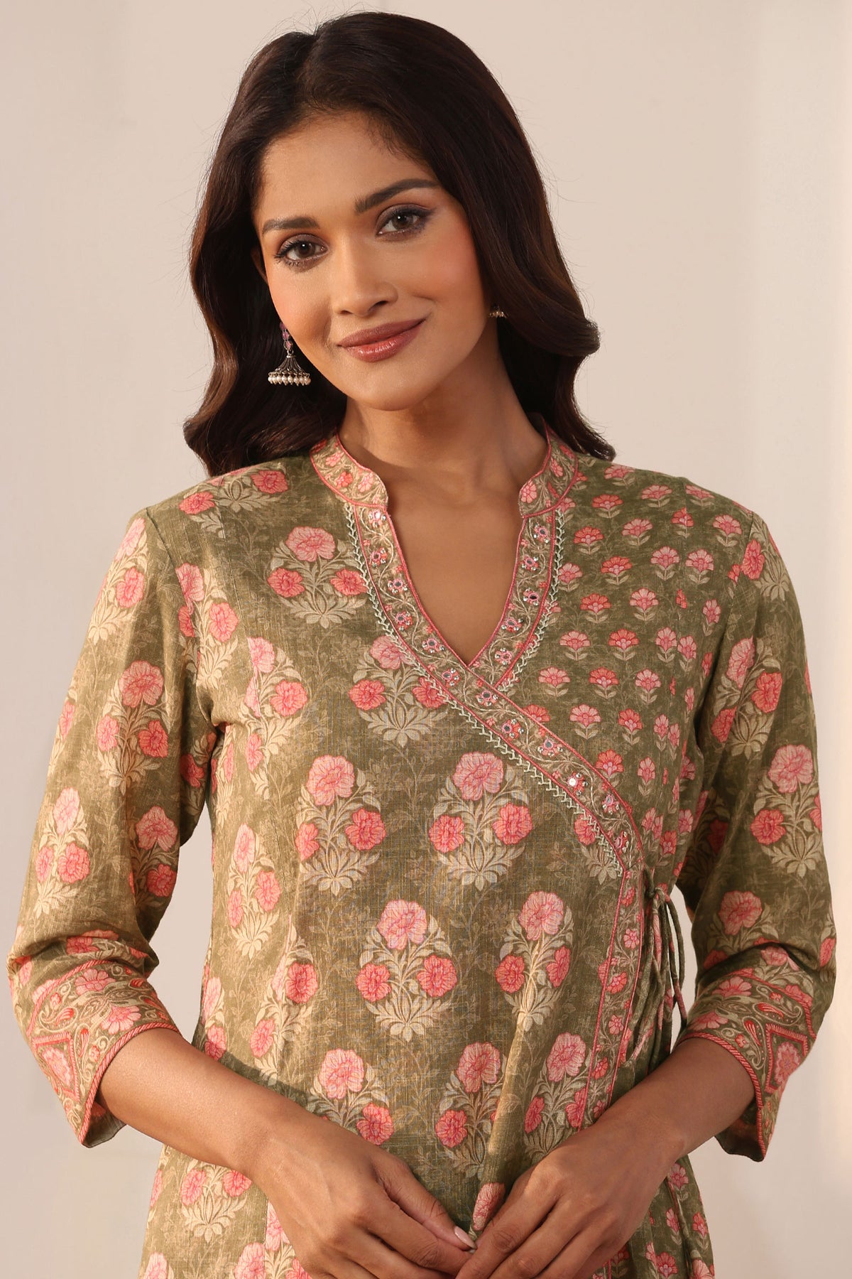 Gauhar Aaira Kurta