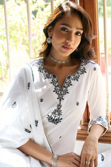 Surplus: Mehraab Nafisa Kurta