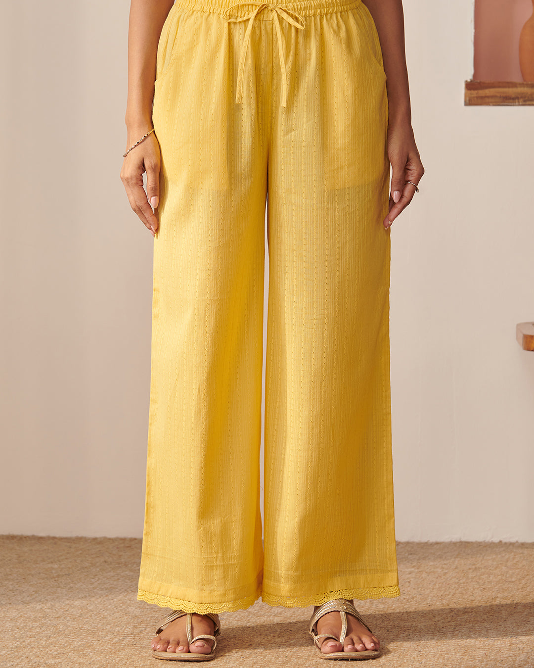 Roza Darya Daffodil Yellow Farsi