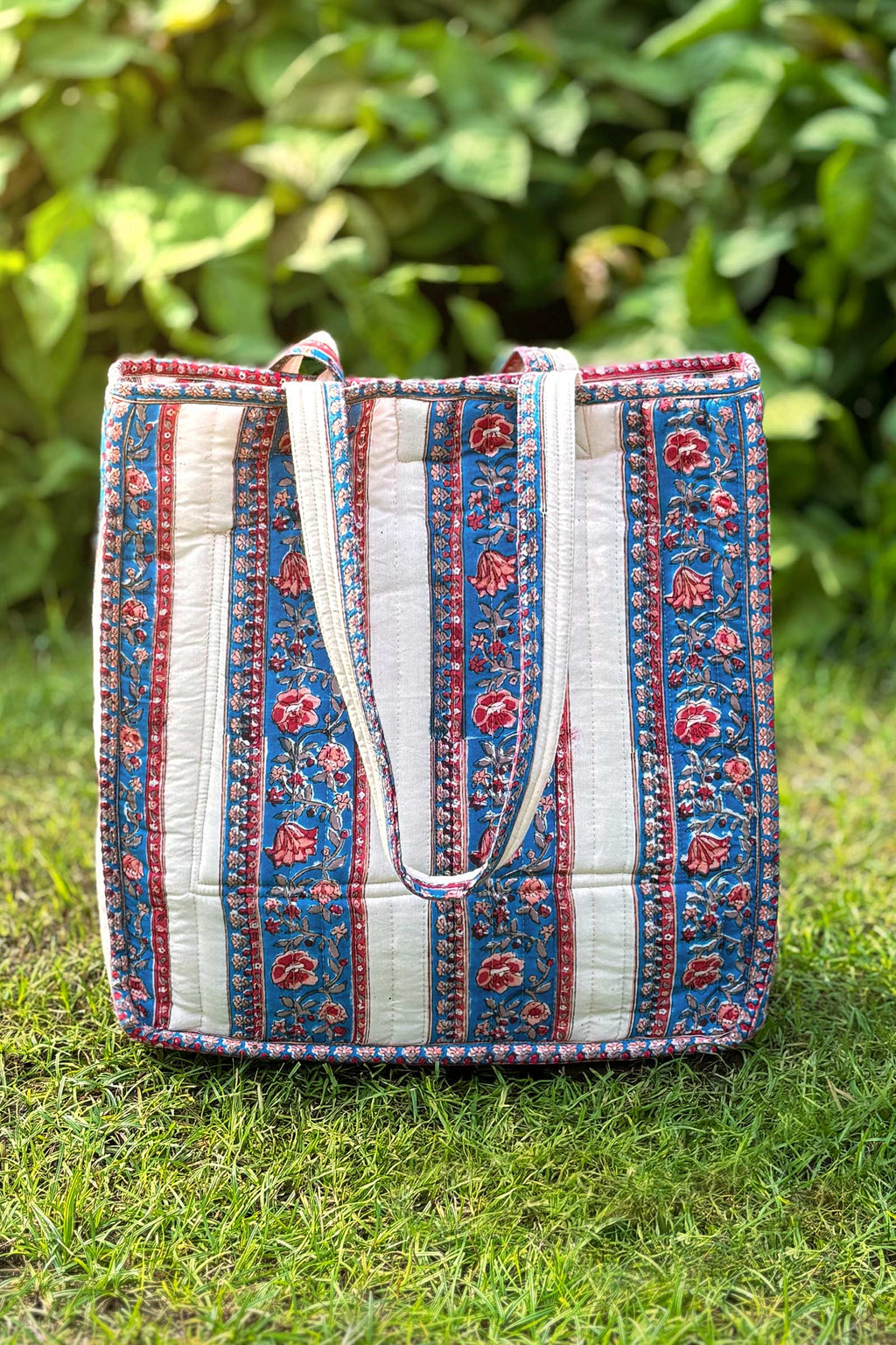 Roza Inara Tote Bag