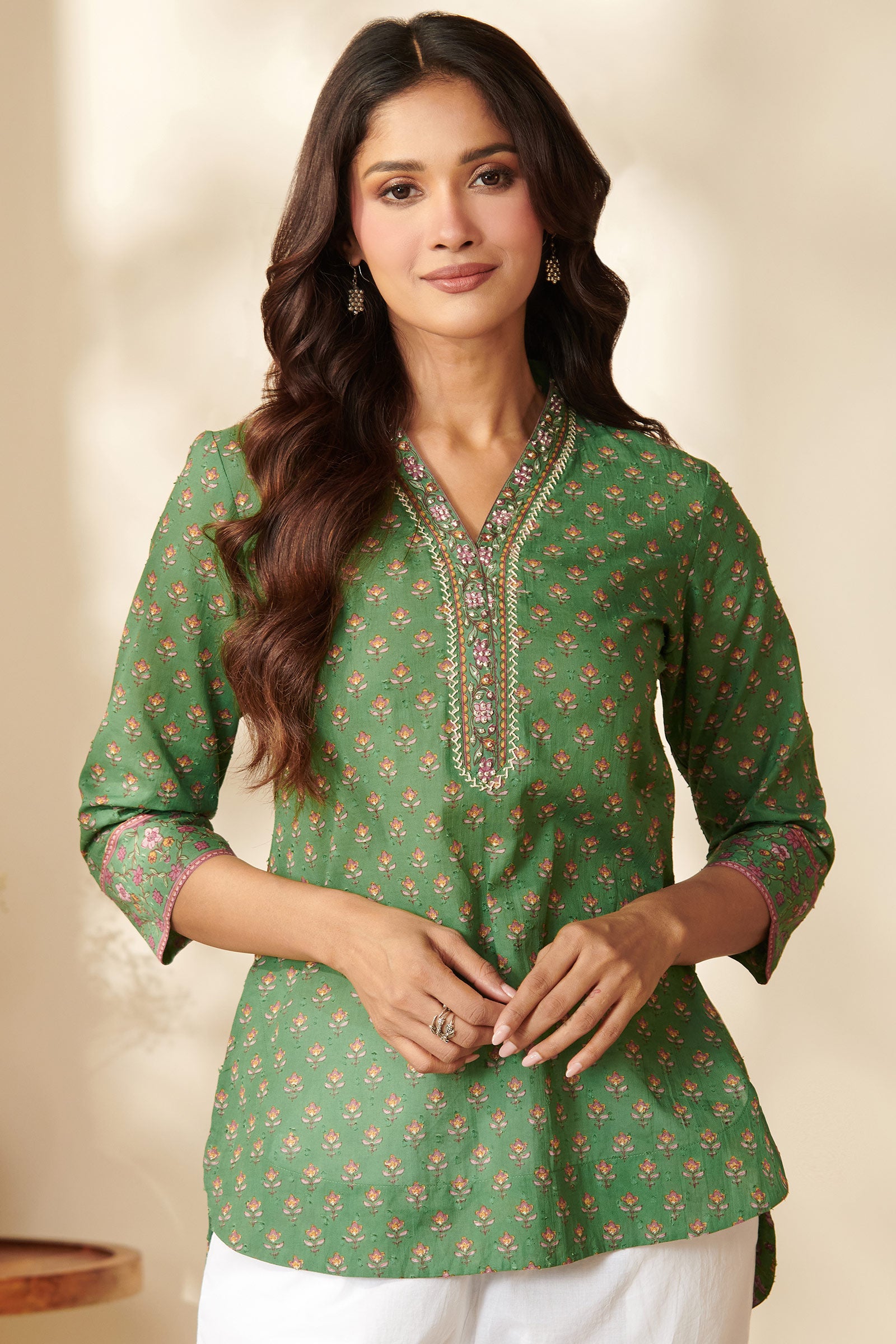 Gauhar Darya Sanganeri Top