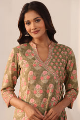 Surplus: Gauhar Aaira Kurta