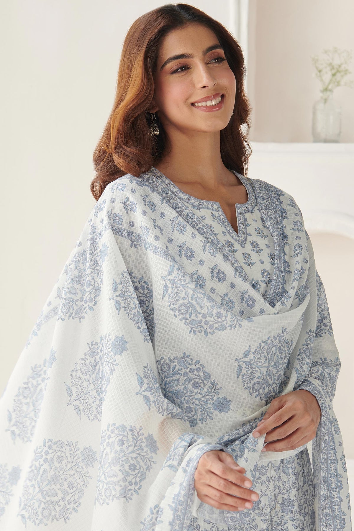 Neelofar Afra Dupatta