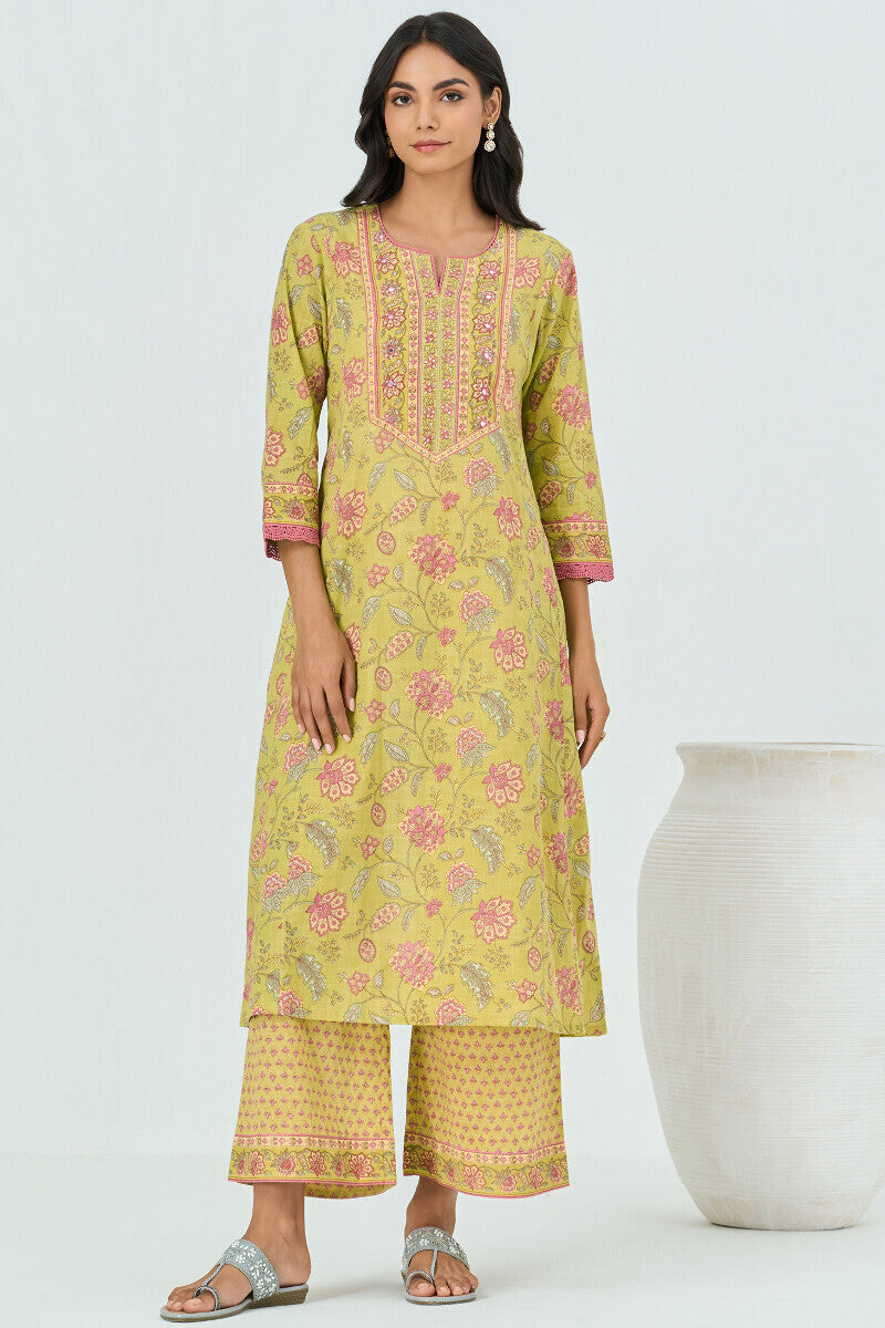 Gauhar Naisa Kurta