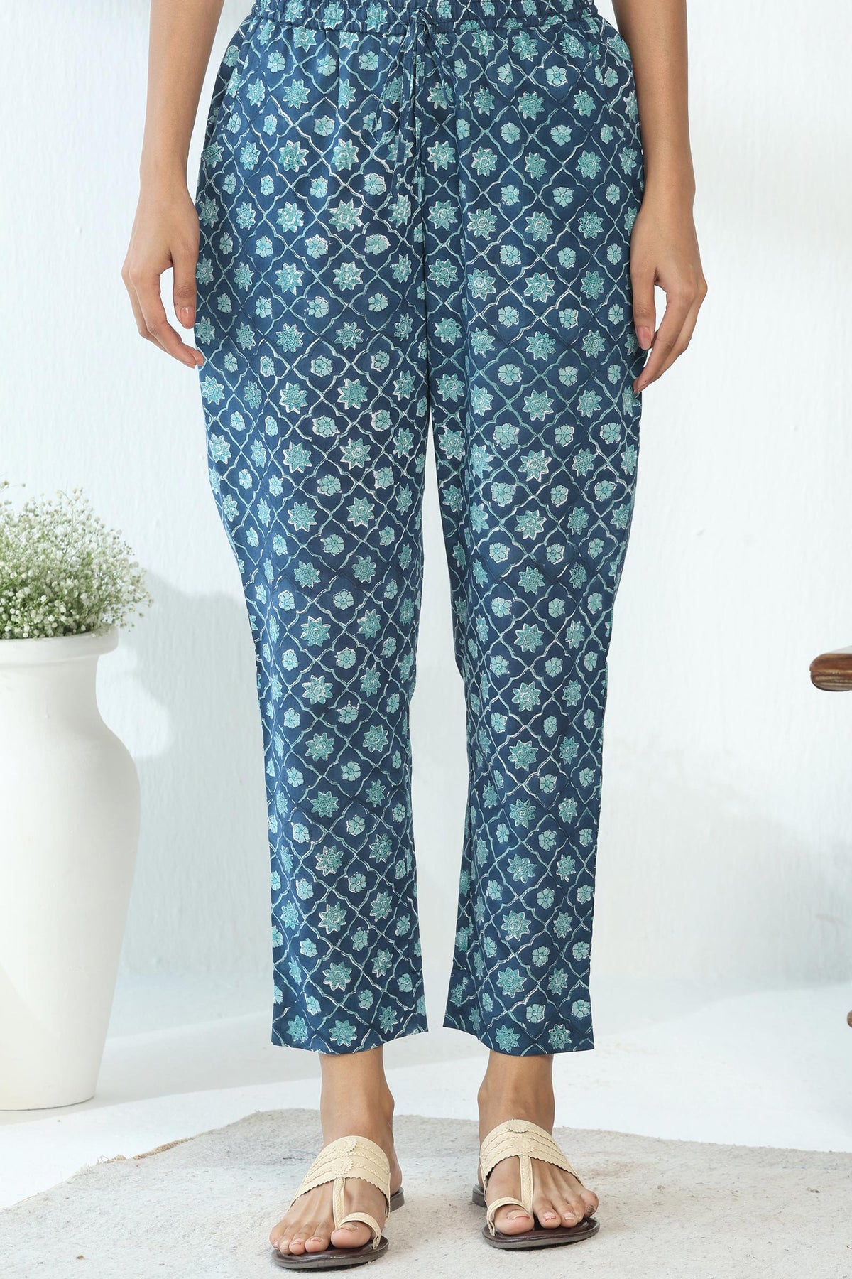 Neelofar Shirin Sanganeri Narrow Pants