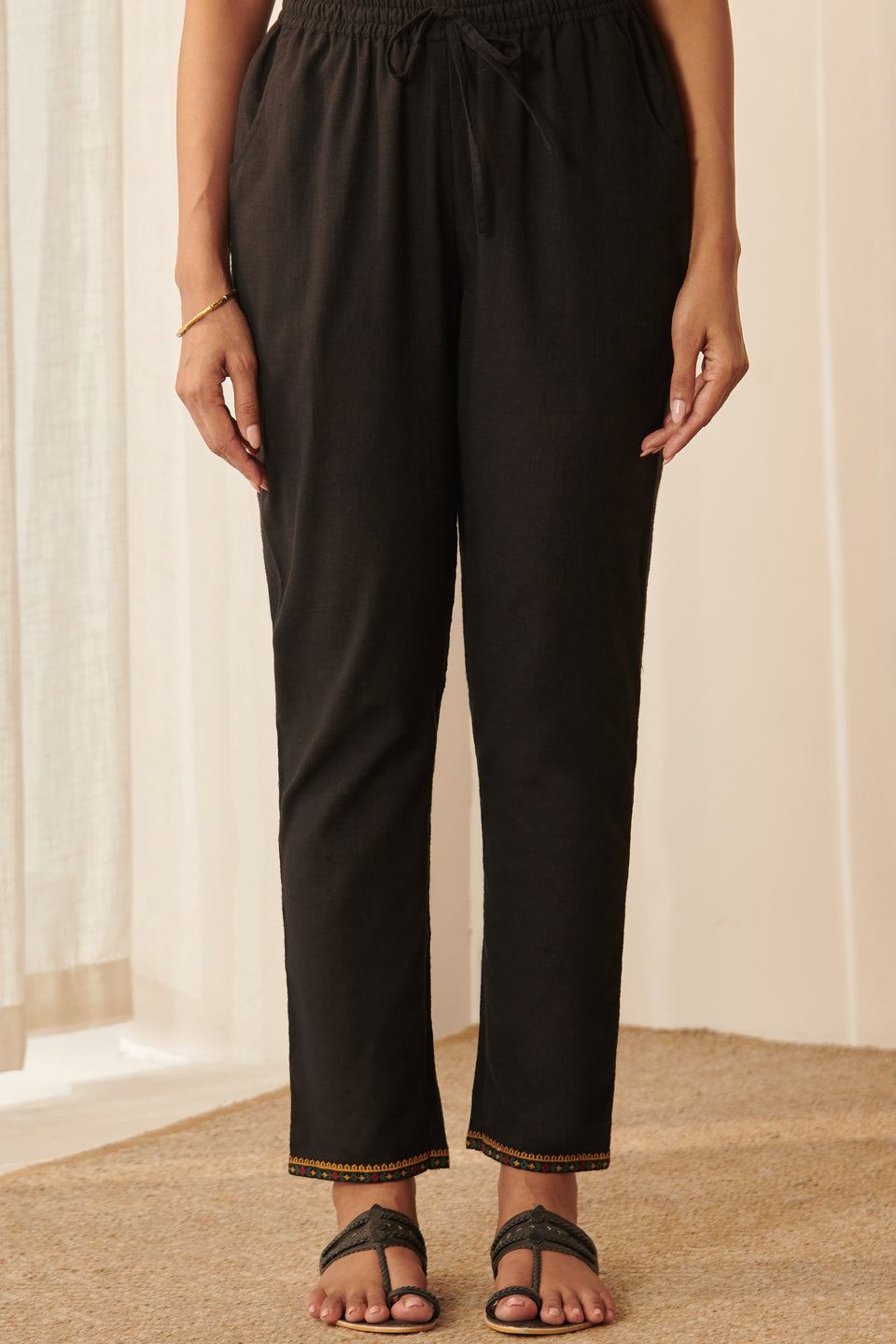 Mehraab Nahiza Black Narrow Pants