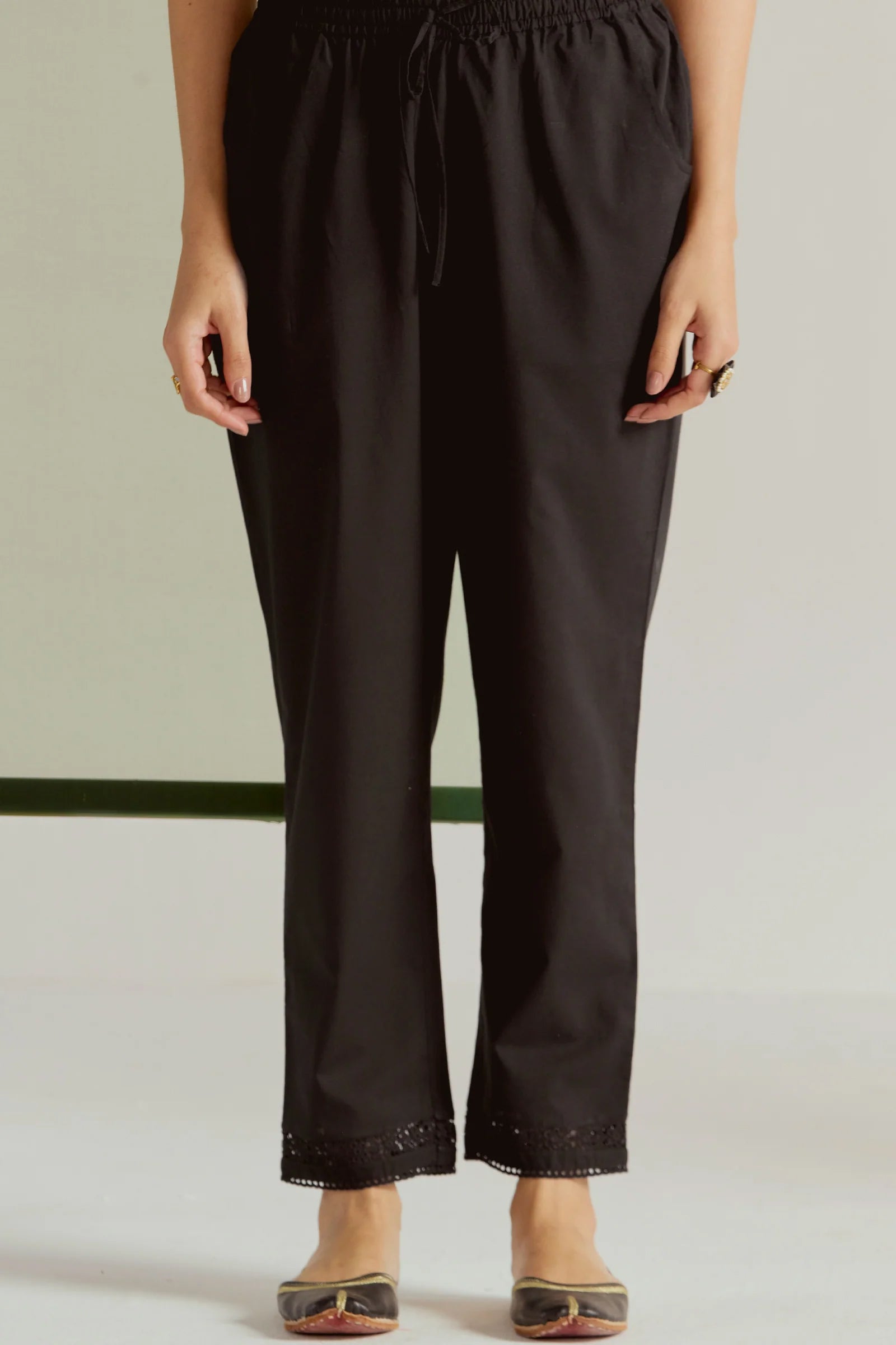 Surplus: Roza Sehr Black Narrow Pants