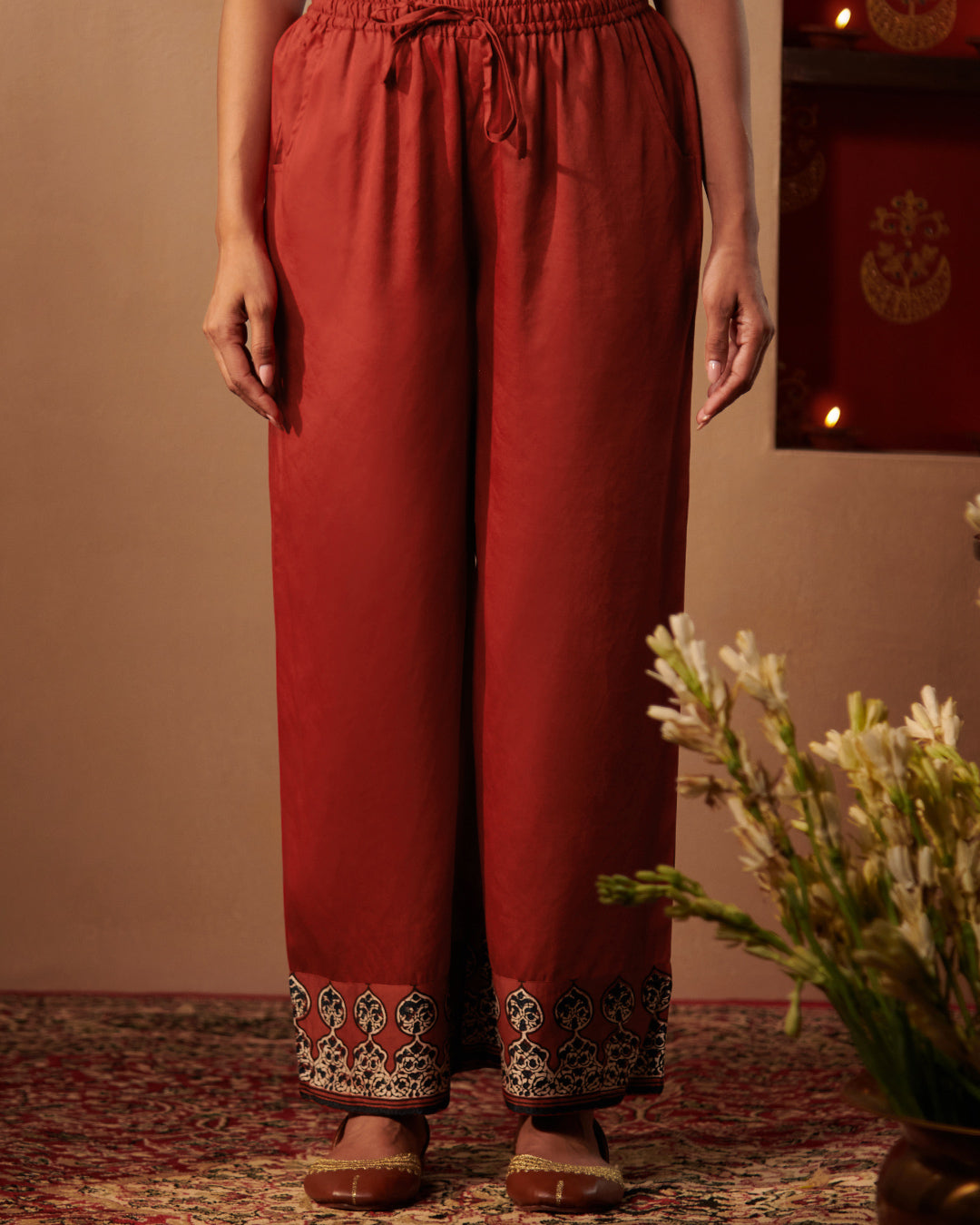 Roshanara Inaya Ajrak Farsi