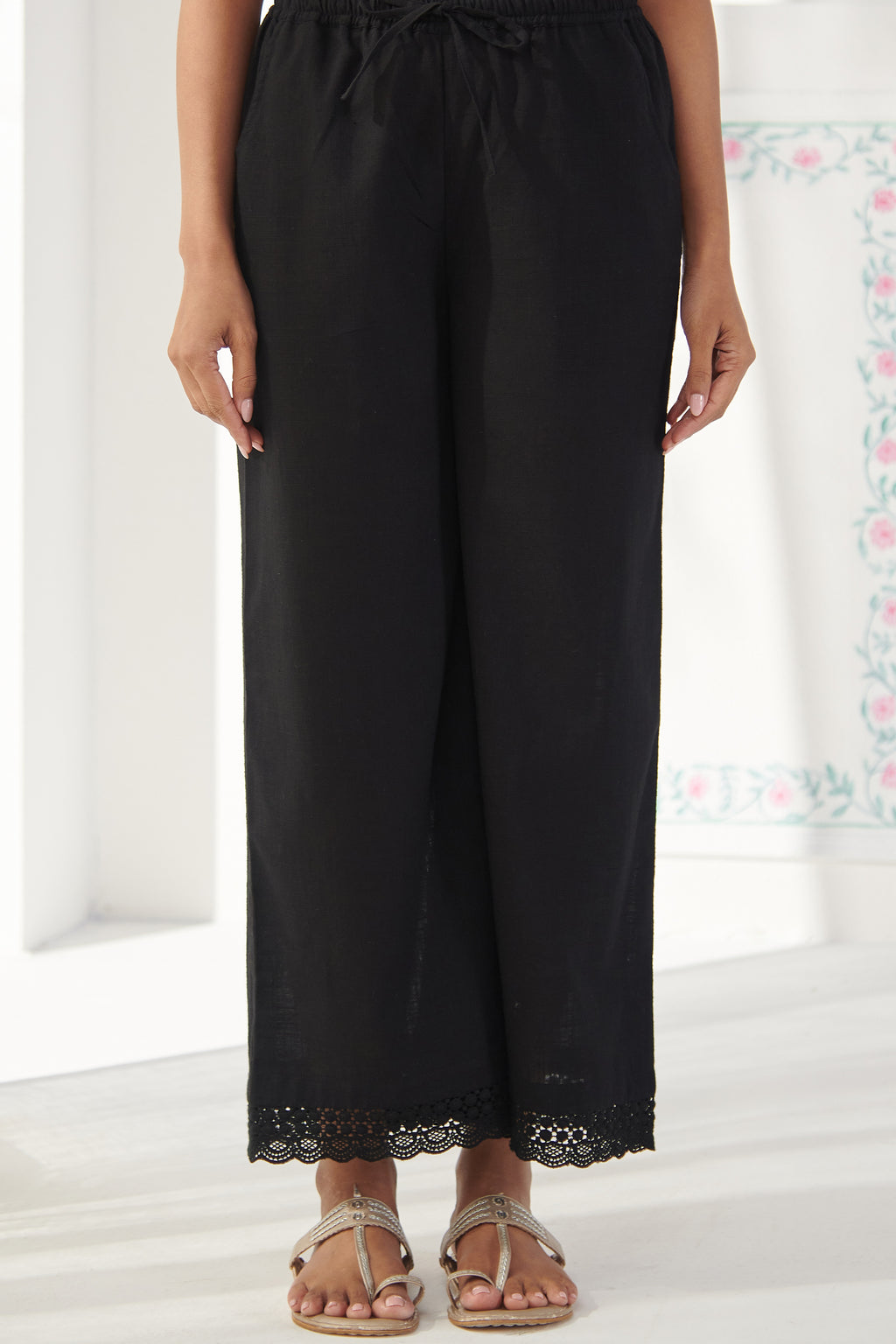 Surplus: Roza Ayesha Black Farsi