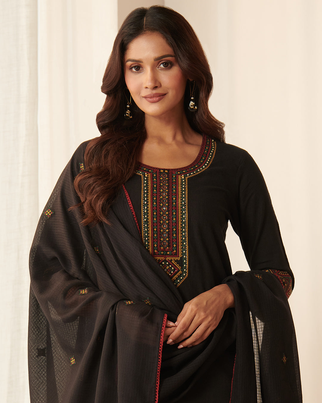 Mehraab Nahiza Black Dupatta