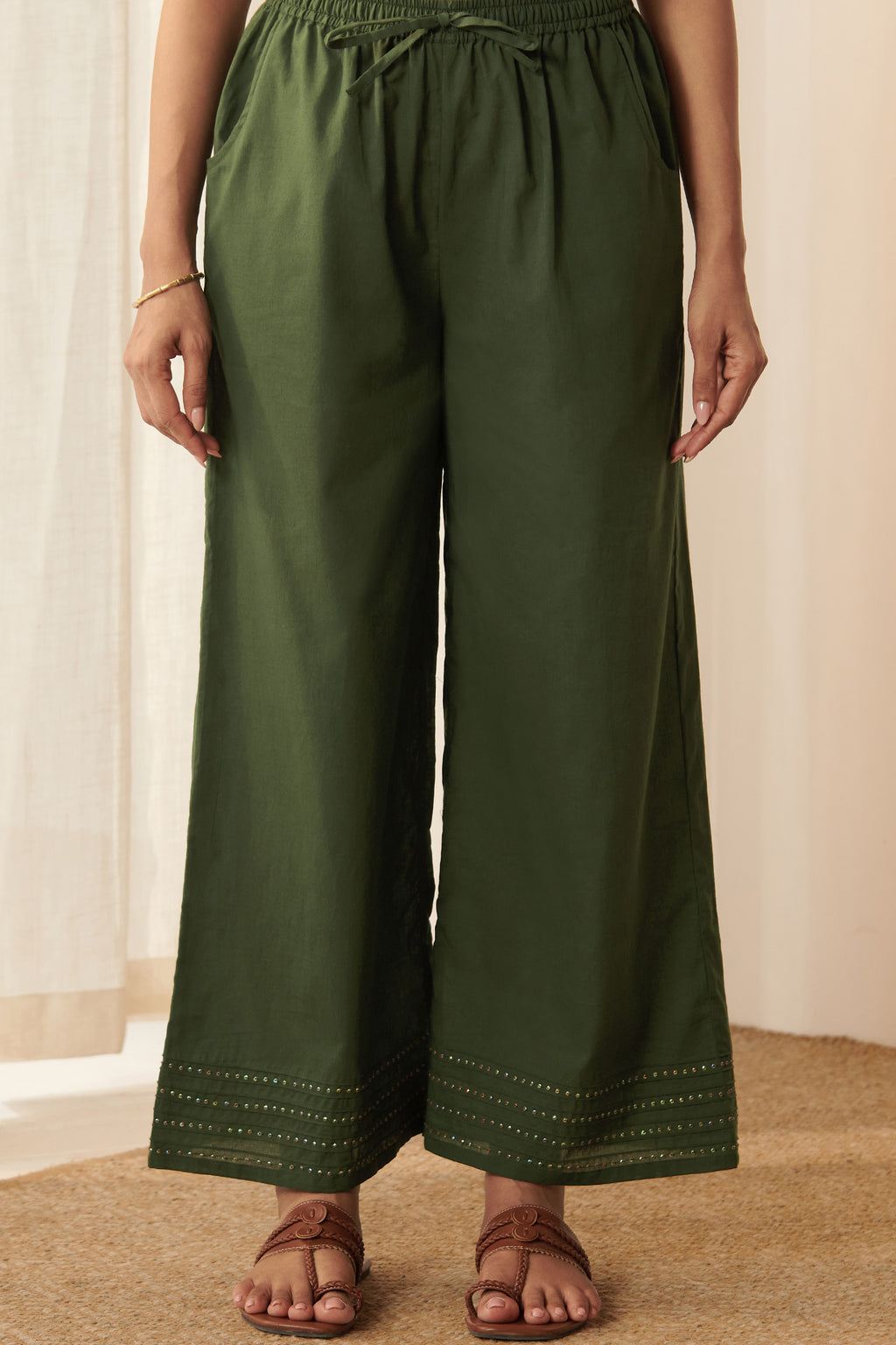 Surplus: Roza Forest Green Farsi