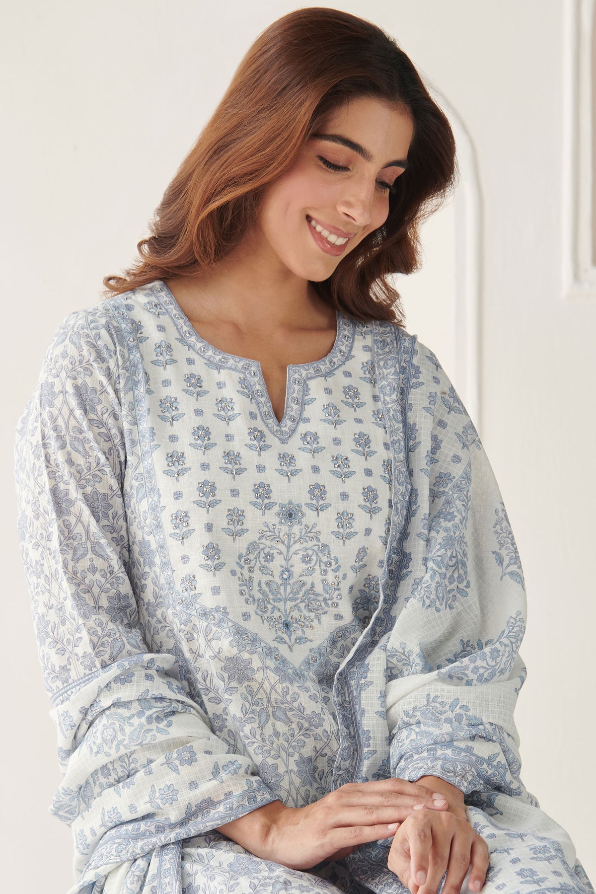 Neelofar Afra Kurta