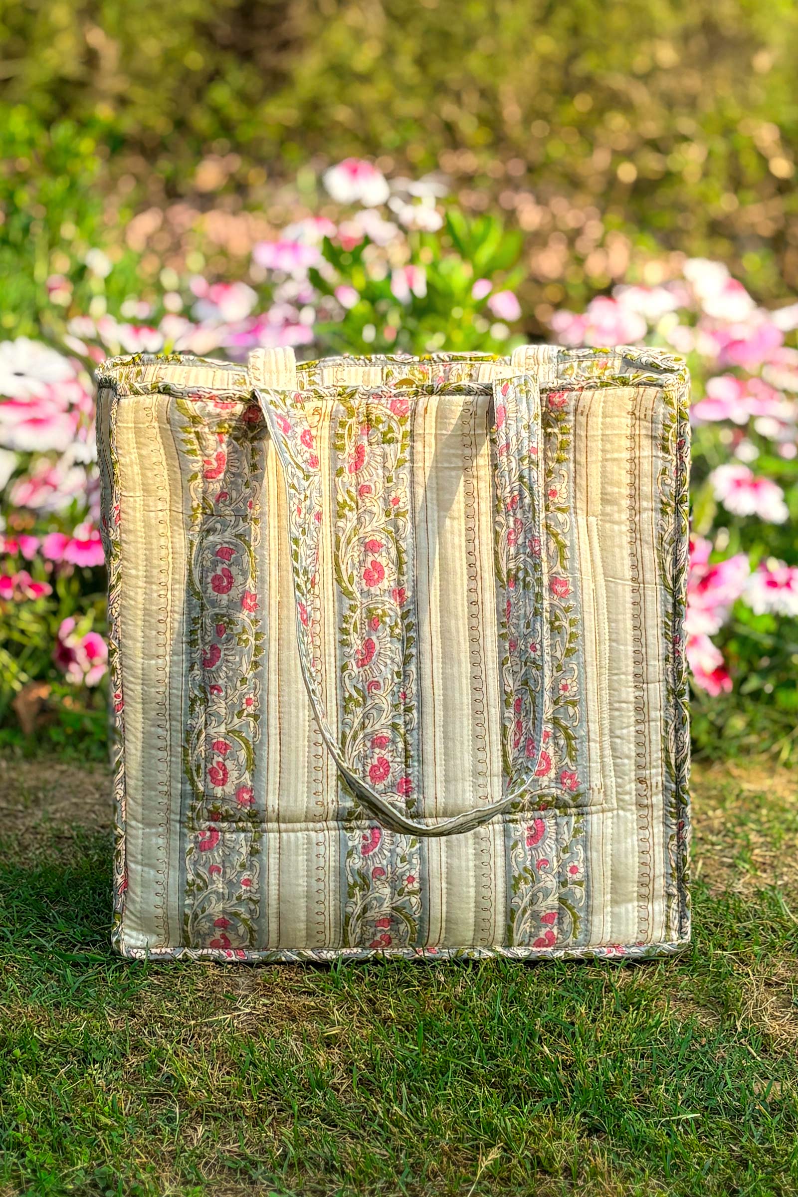 Roza Adira Tote Bag