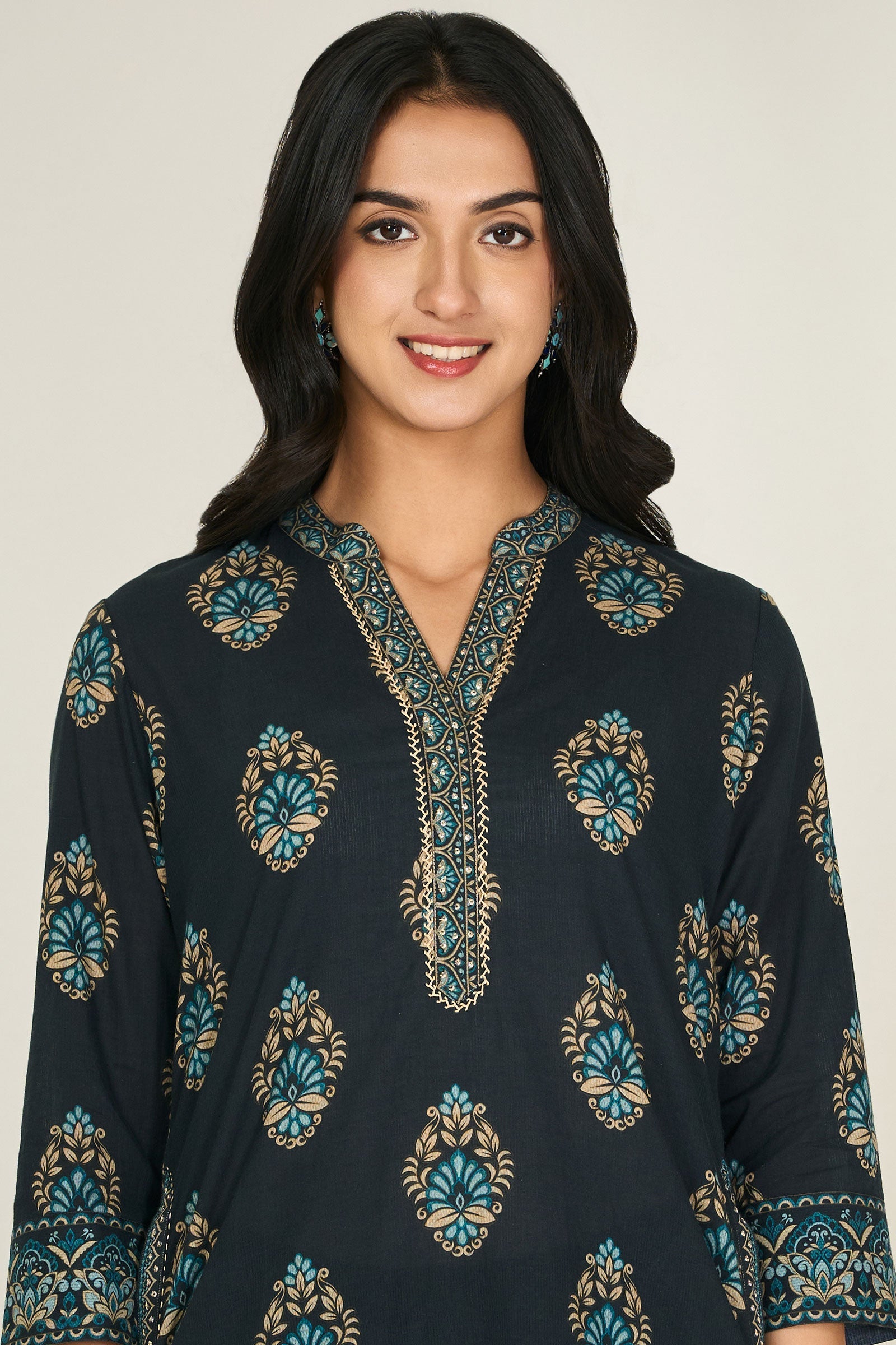 Surplus: Rangrez Naisha Short Kurta