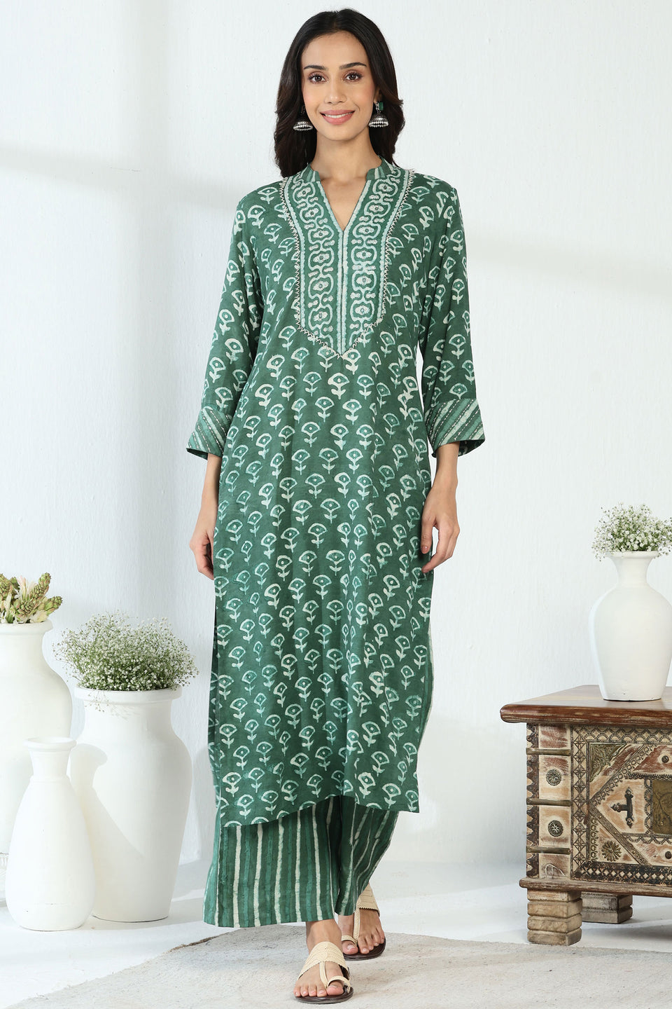Sehra Raahat Dabu Kurta