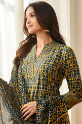 Surplus: Sehra Mumtaz Kurta