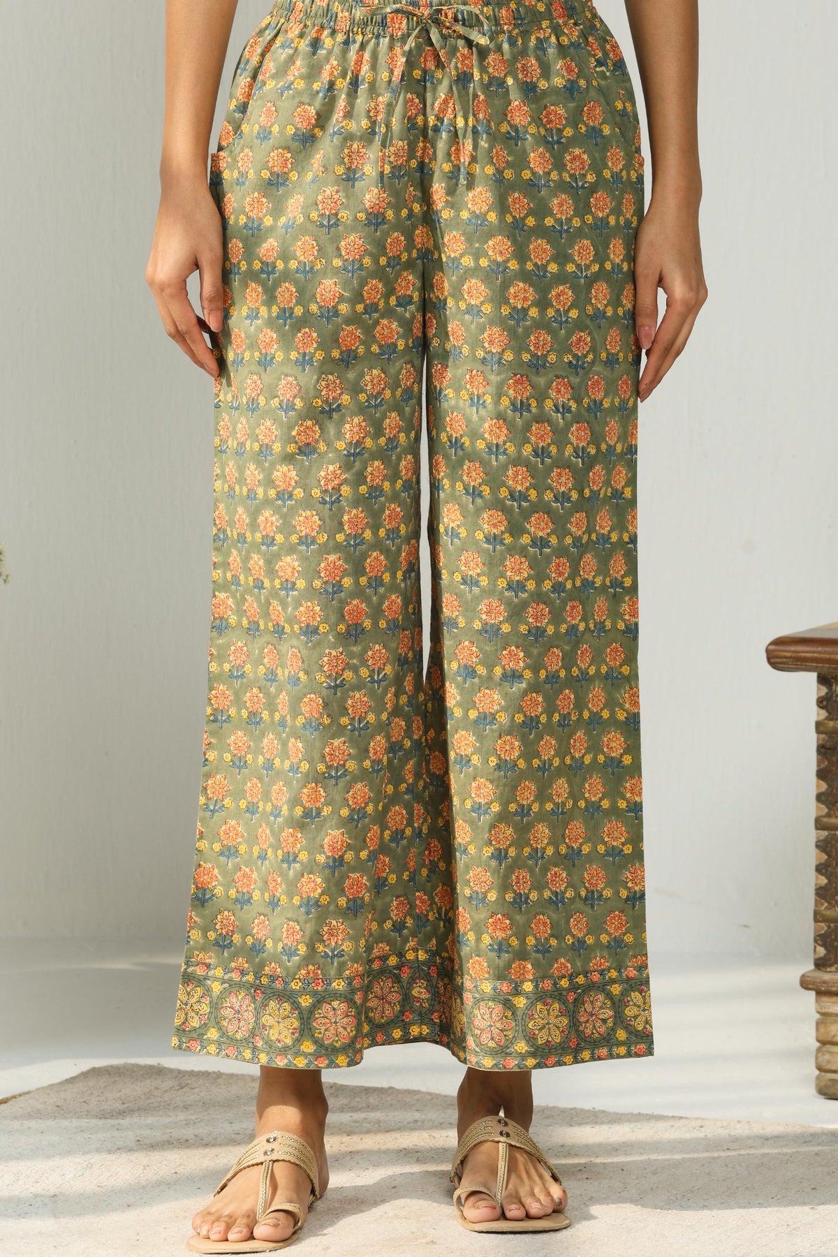 Nayanjal Gulshan Sanganeri Farsi