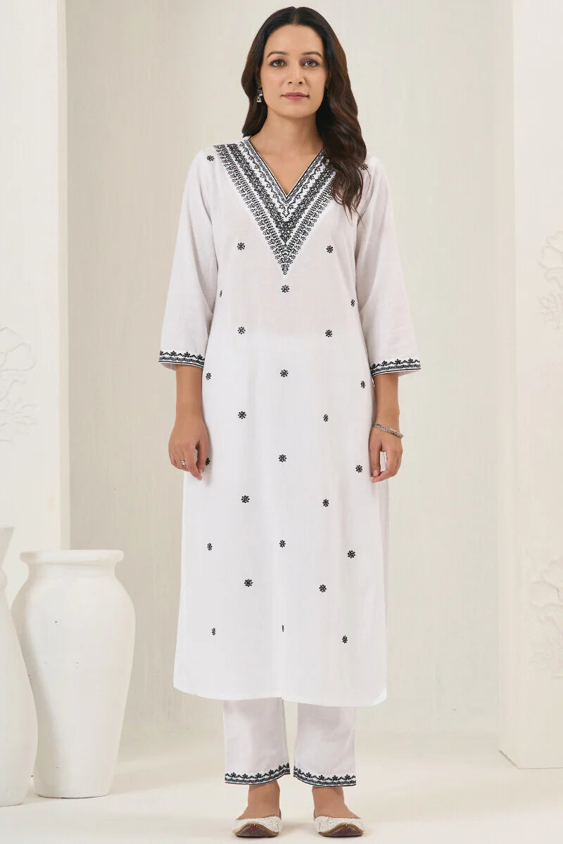 Surplus: Mehraab Nazira Kurta