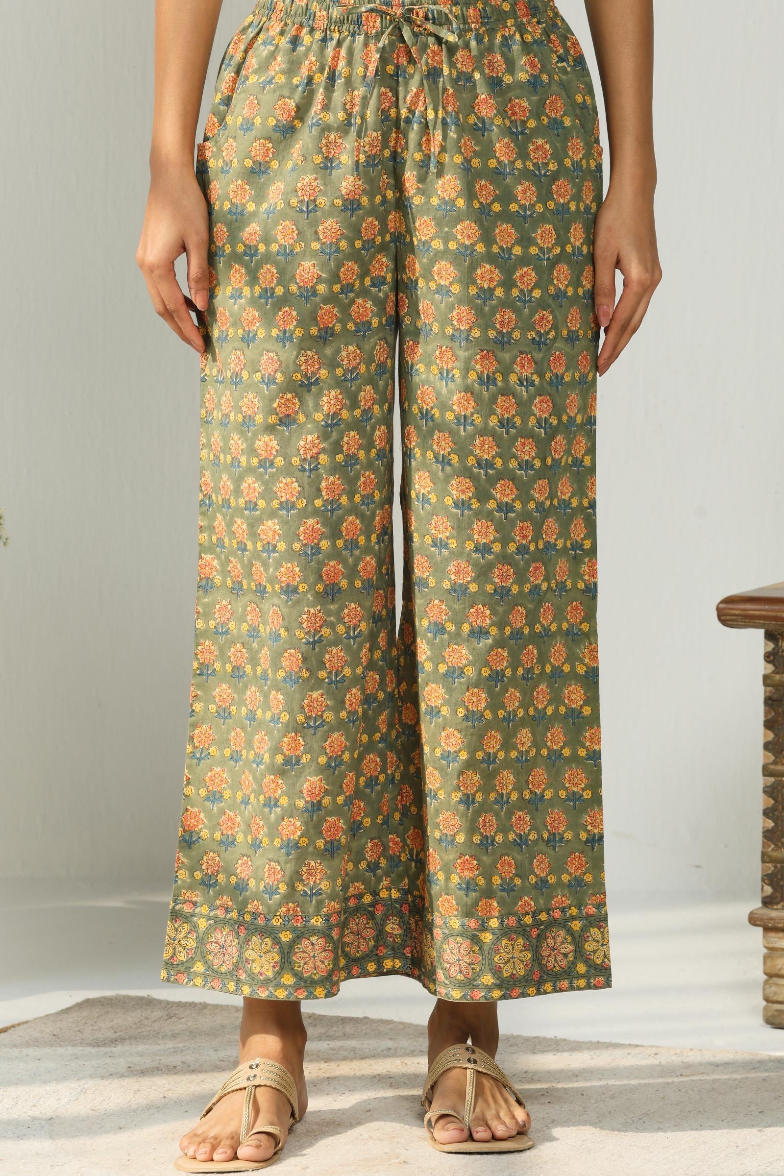 Nayanjal Gulshan Sanganeri Farsi