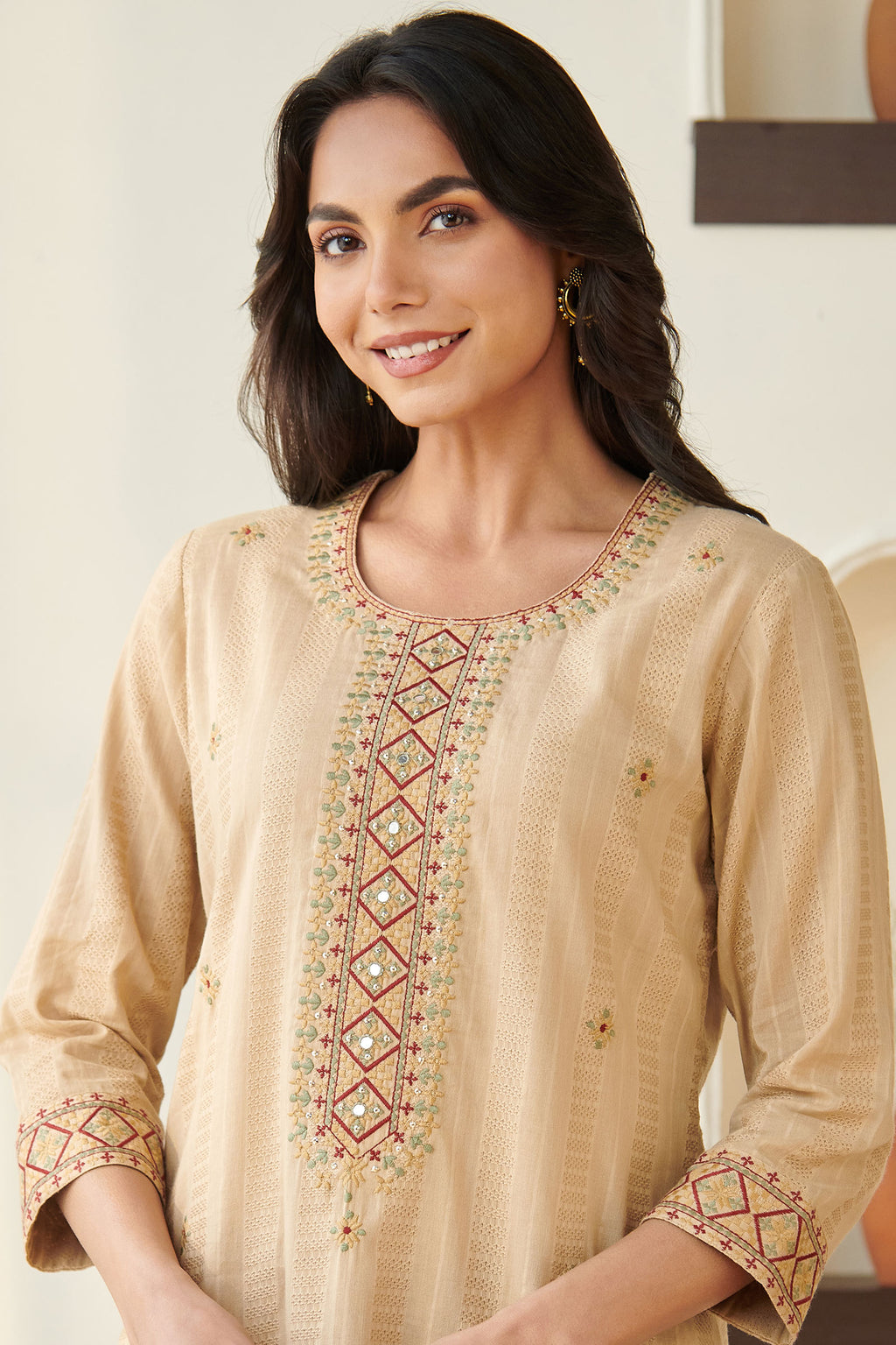 Surplus: Mehraab Rumeha Beige Kurta